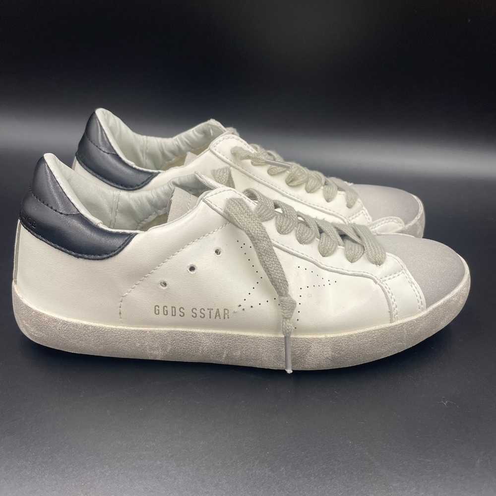 Woman’s size:39 9 Shoe white with Star logo shoe